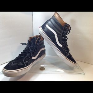 Vans off the wall size 11 smoking hot 🔥🕵🏻